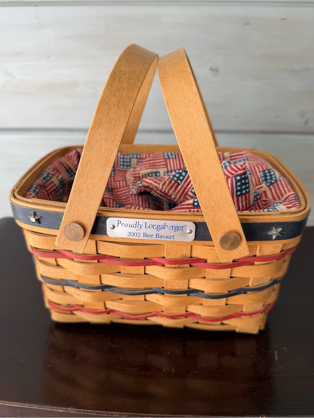 2002 Longaberger Bee Basket
Proudly Longaberger Flag Drawstring liner 
Protector